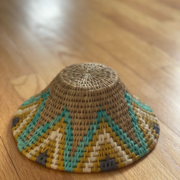 Round woven decorative basket - Picture 9 of 10